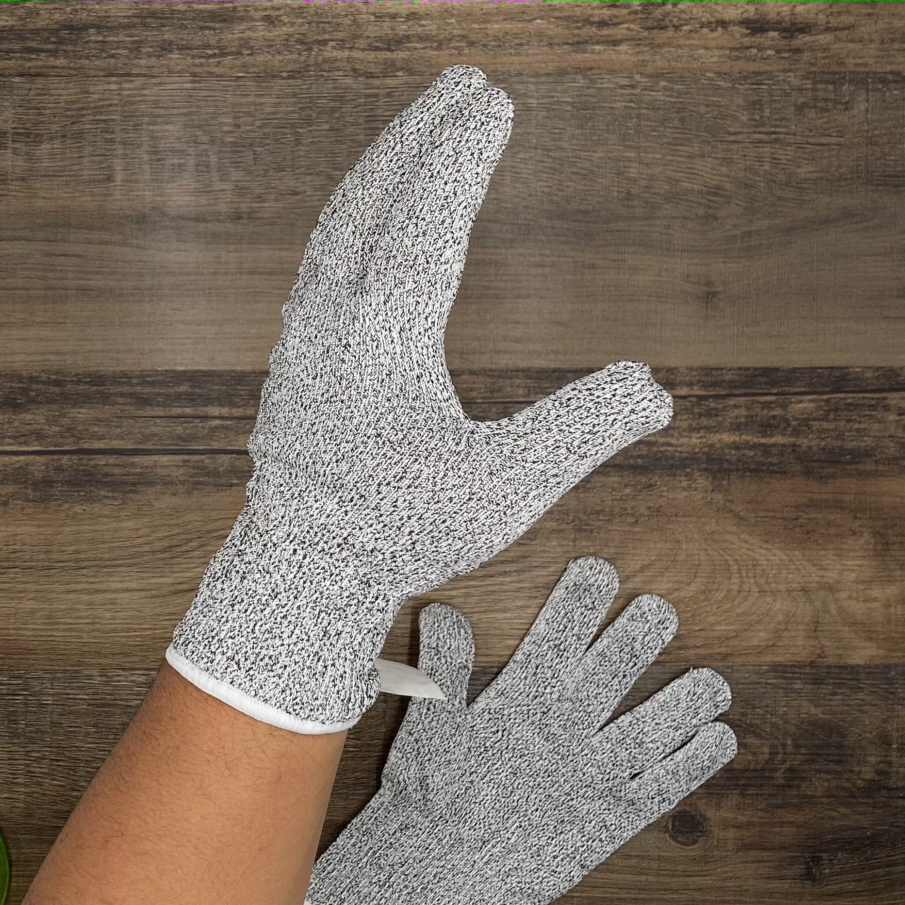 Life Protector Gray Non Slip Food Safe Cut Resistant Gloves Level